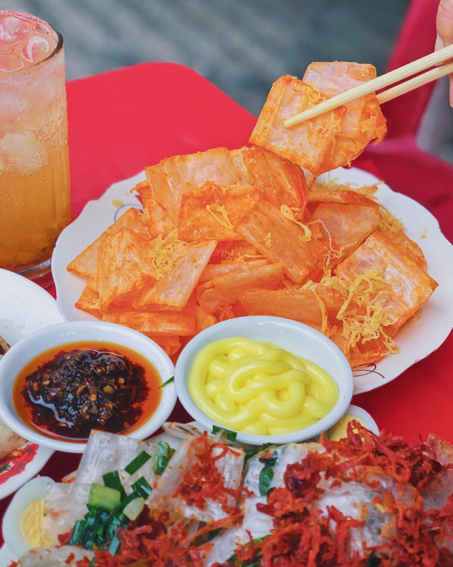 Menu ăn vặt “ba chấm là ngất ngây” của teen Sài Gòn: Bò bía 1,5K, súp “gói cả thế giới“ - 9