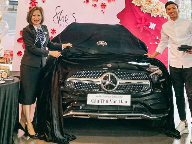 Ô tô - Khám phá xe sang mới tậu của hậu vệ Đoàn Văn Hậu - Mercedes GLC 300