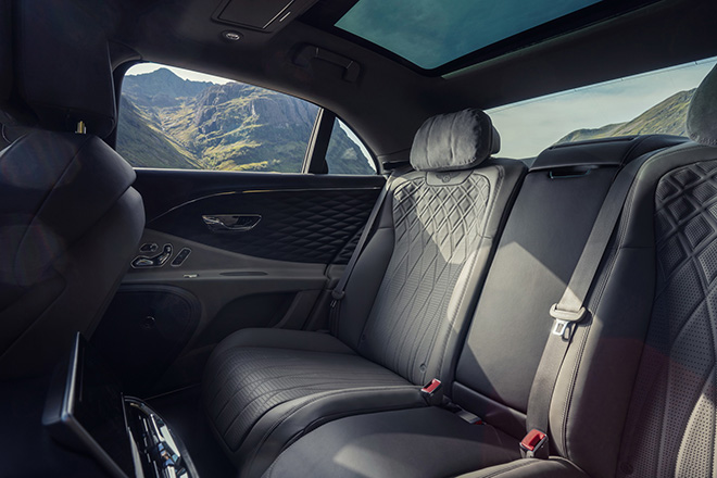 Bentley Flying Spur có thêm phiên bản V8 mạnh hơn 500 mã lực - 13
