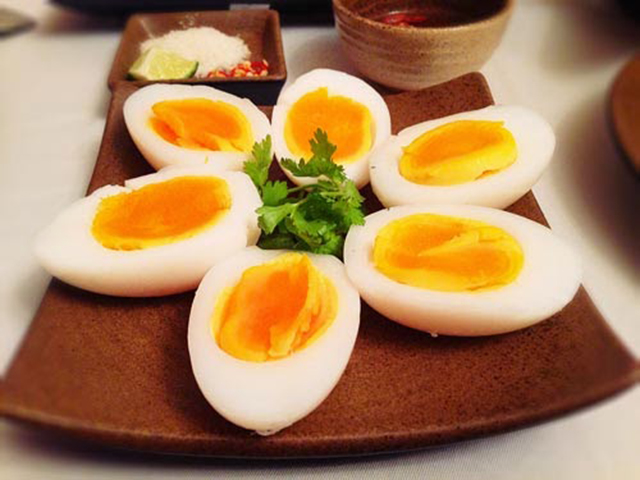 Ăn trứng sẽ sản sinh ra vitamin D, cung cấp nguồn cholesterol tốt nhất cho cơ thể.