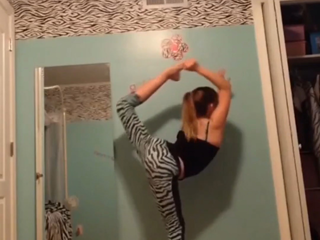 Cười 24H - Đỡ không nổi với những sự cố hi hữu của người tập yoga