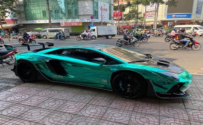 Không chỉ mua sắm siêu xe, các đại gia Việt còn có đam mê… độ siêu xe, dù con số phải chi cho đam mê này không hề rẻ.
