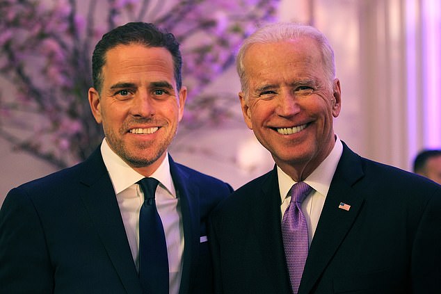 Ứng viên tranh cử tổng thống Mỹ Joe Biden và con trai, Hunter Biden.