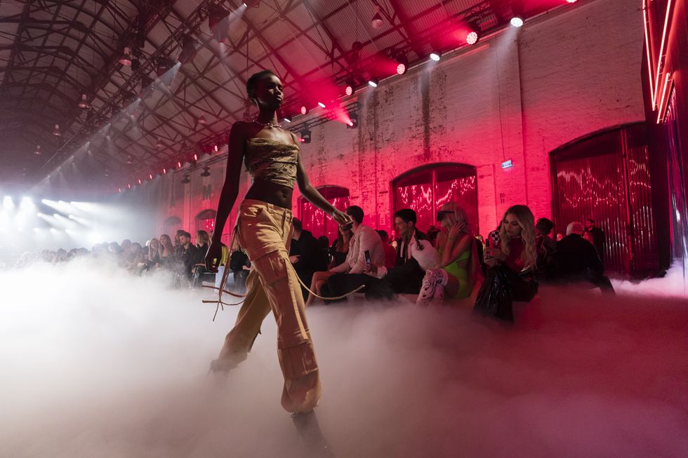 Helmut Lang: Người đàn ông tiên phong của thời trang - 12