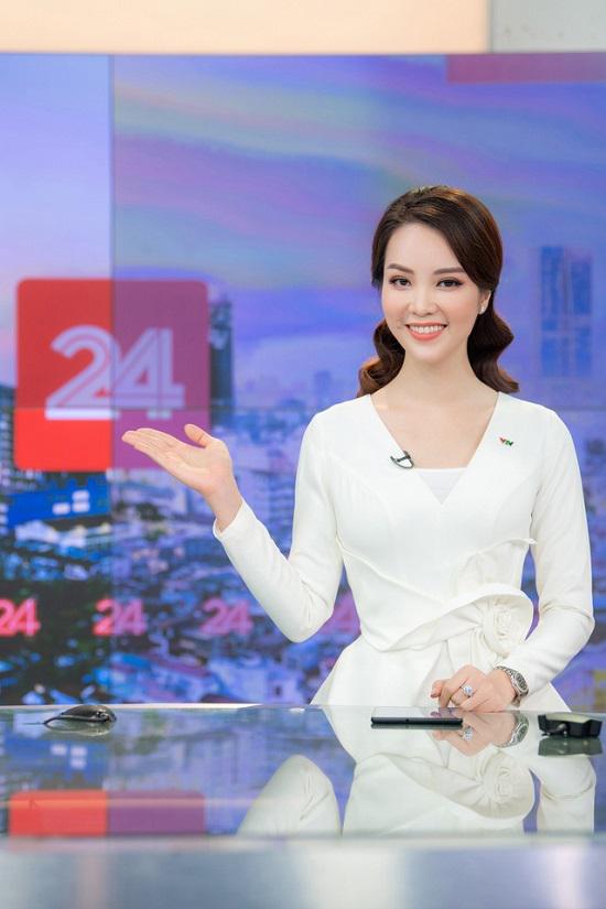 BTV Thụy Vân lên sóng trở lại, dập tan tin đồn nghỉ việc ở VTV - 2