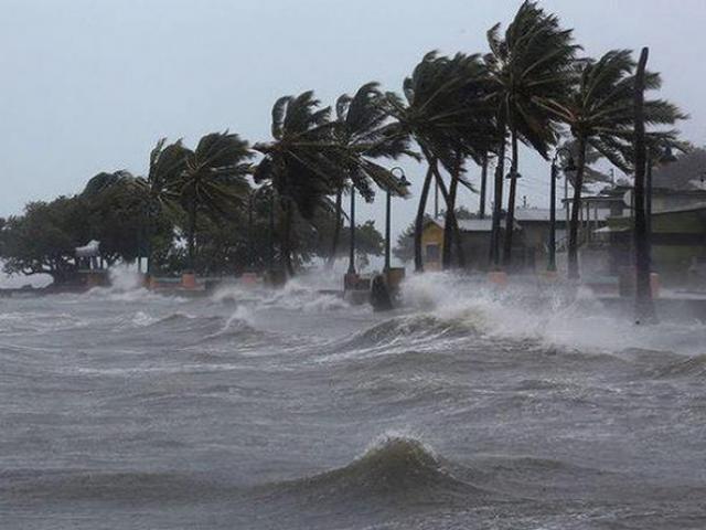 Tin tức trong ngày - Bão số 8 đang giật cấp 15, khi nào đi vào vùng biển Hà Tĩnh – Quảng Trị?