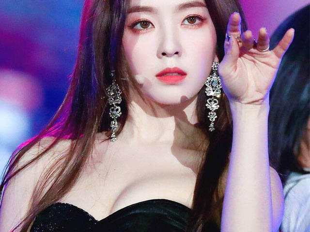 Thời trang - Góc khuất của nghề "nâng khăn sửa túi"