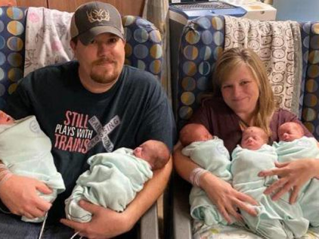 Bạn trẻ - Cuộc sống - Sinh được 2 con trai nhưng vẫn muốn có thêm con gái, cặp vợ chồng bất ngờ "sinh 5"