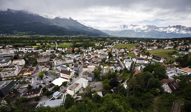 Nền kinh tế của Liechtenstein chủ yếu là công nghiệp, sản xuất phụ tùng lắp ráp, đồ điện tử, văn phòng phẩm, sản phẩm nha khoa...
