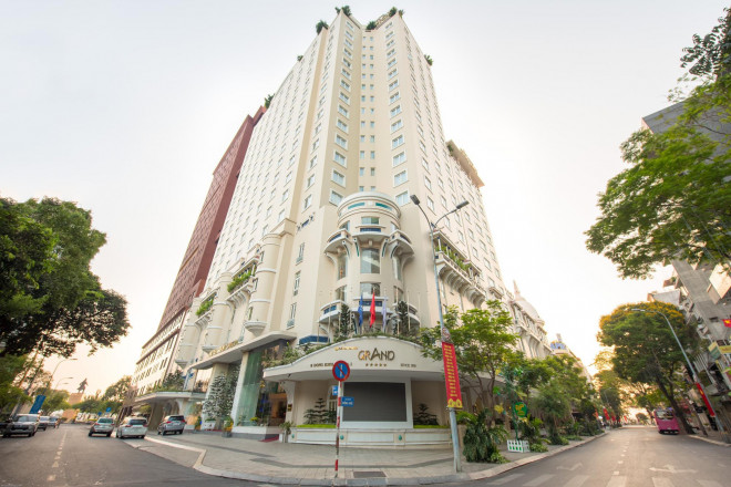 Nhiều khách sạn 5 sao ở TP HCM đang giảm giá, khuyến mại "khủng" để kích cầu du lịch dịp cuối năm. Ảnh: Lam Giang