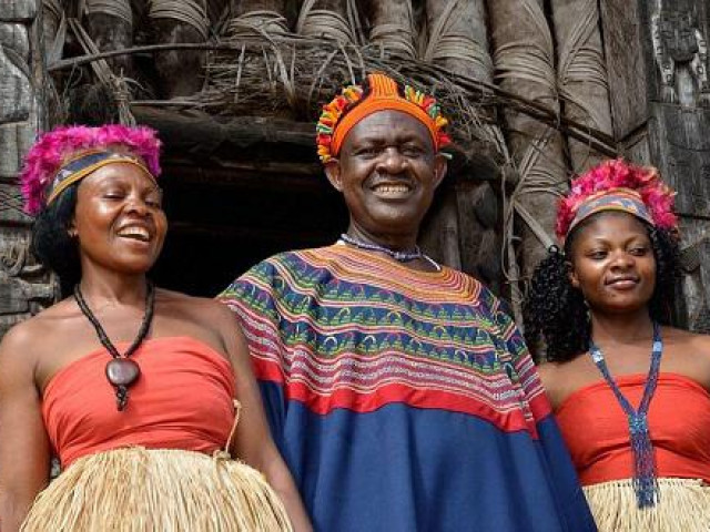 Thế giới - Ngỡ ngàng cuộc sống của người đàn ông có 100 người vợ, hơn 70 bà trong đó được “thừa hưởng” từ cha