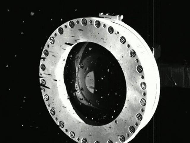 Thế giới - Sự cố không ngờ xảy ra với tàu vũ trụ NASA đem đất đá từ tiểu hành tinh về Trái đất