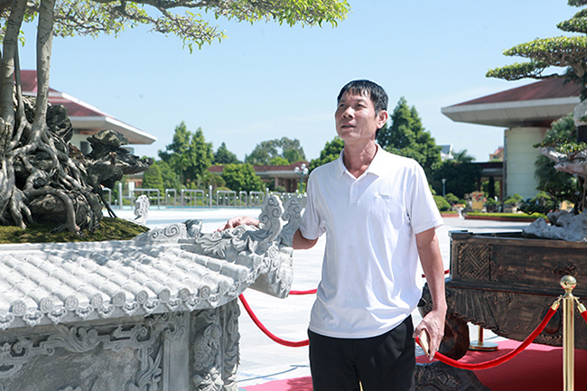 Anh Lộc chia sẻ, rất tự hào khi tác phẩm của mình được vinh dự đại diện cho Bắc Ninh tham dự triển lãm cây cảnh ở tỉnh nhà.
