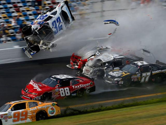 Media - Những pha tai nạn "thảm họa" trên đường đua ô tô