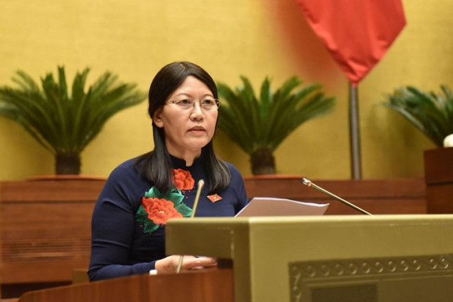Chủ nhiệm Ủy ban Tư pháp của Quốc hội Lê Thị Nga trình bày Báo cáo thẩm tra Báo cáo của Chính phủ về công tác phòng, chống tham nhũng năm 2020 tại Kỳ họp thứ 10, Quốc hội khóa XIV.