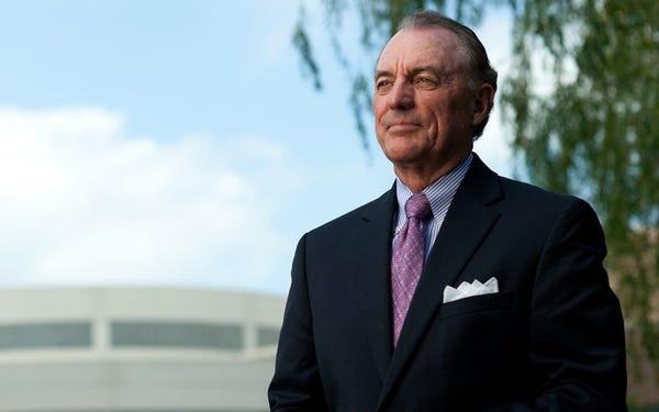 Hiệu trưởng của Đại học tư thục Bryant - ông Ronald K. Machtley. Ảnh: Getty