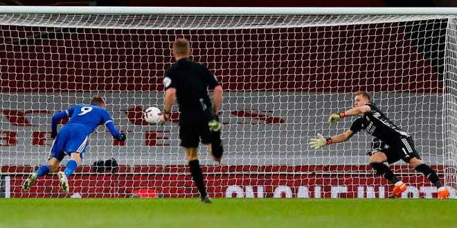 Arsenal thua đau: "Hung thần" Vardy lập kỷ lục, áp sát chiến tích Rooney - 1
