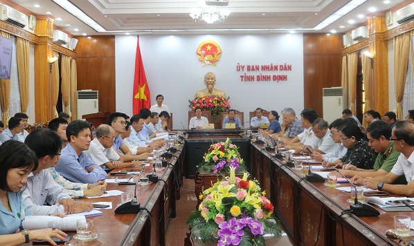 Quang cảnh buổi họp triển khai ứng phó với bão số 9 của tỉnh Bình Định