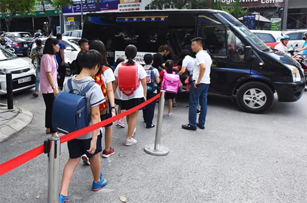 Đặt Xe Việt ATV cho thuê xe đưa đón học sinh, nhân viên,..