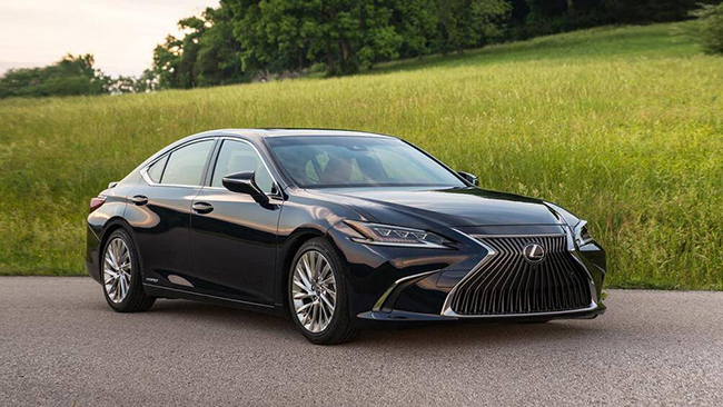 1. Lexus ES
