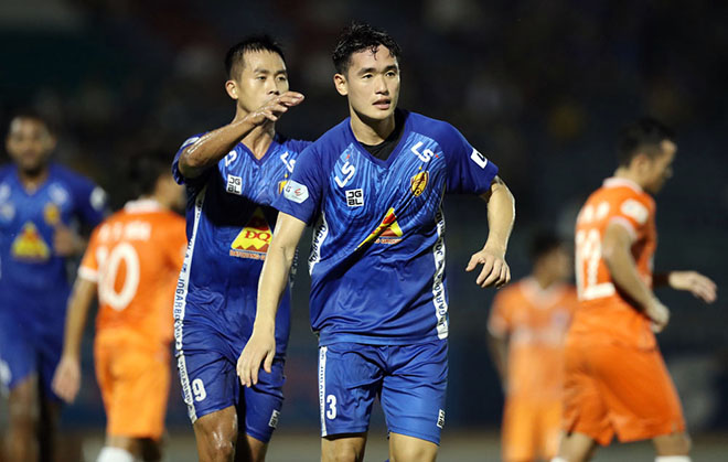 Quảng Nam dễ dàng đánh bại Đà Nẵng với tỉ số 3-1.