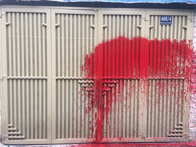 Nhà gia đình bà X. từng bị tạt sơn