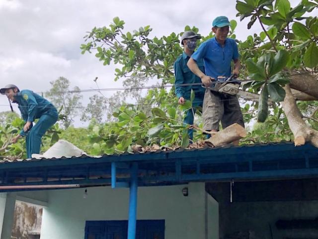 Tin tức trong ngày - Cuồng phong số 9 sắp đổ bộ, nhiều tỉnh khuyến cáo người dân không ra đường từ đêm 27/10