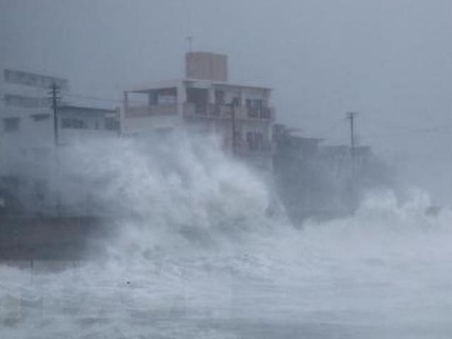 Tin tức trong ngày - Bản tin 21h tối 27/10: Bão số 9 vẫn giữ nguyên cấp độ, lao nhanh về phía Đà Nẵng – Phú Yên