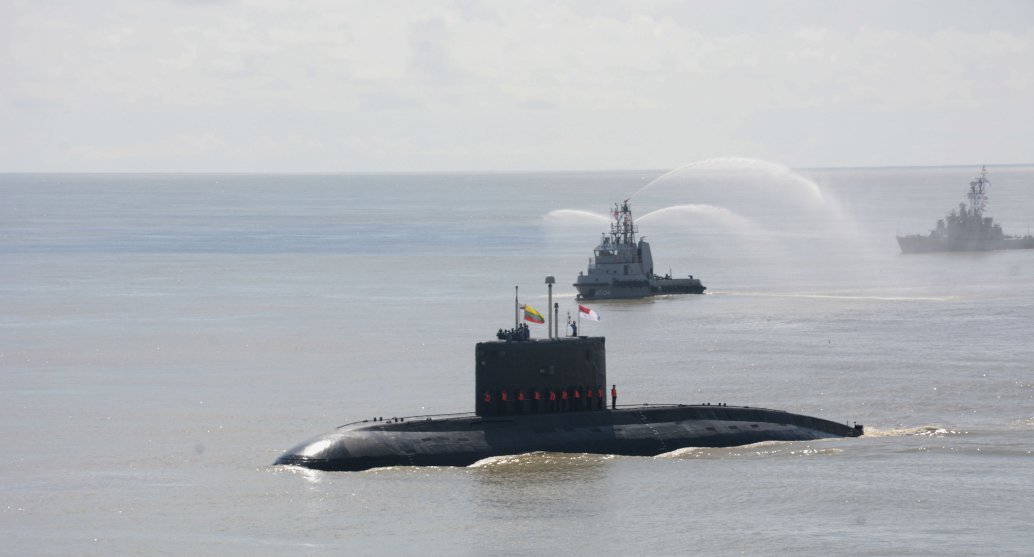 Tàu ngầm Ấn Độ tặng Myanmar đã tham gia cuộc tập trận hải quân ngày 15.10.