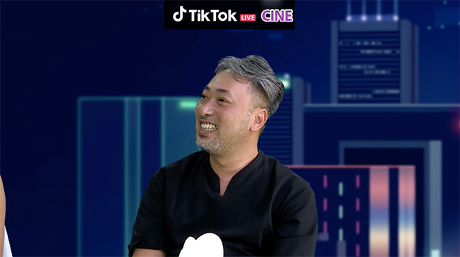 Đạo diễn, diễn viên Tiệc Trăng Máu chơi thử thách cực “lầy lội” trên livestream của TikTok - 3