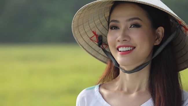 Sau khi đăng quang Hoa hậu Đại sứ Du lịch Thế giới 2018, Phan Thị Mơ đến nay đã tham gia 5 phim điện ảnh, 20 phim truyền hình.
