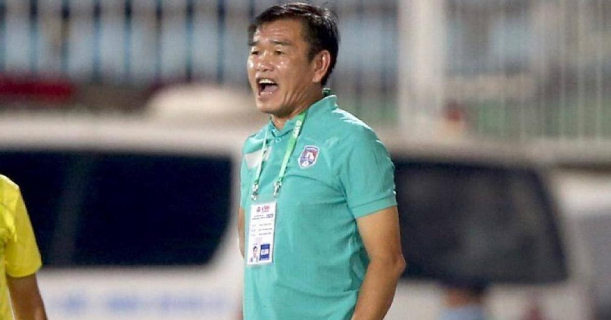 Không phải đồng hương thầy Park, đây mới là "phù thủy" ở V-League