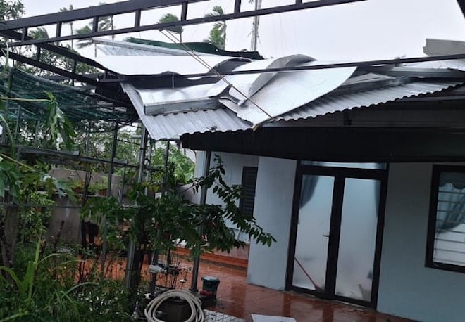Nhiều ngôi nhà ở Quảng Ngãi đã bị bão số 9 làm hư hỏng.