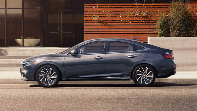 3. Honda Insight 2021 - 4,52L/ 100km
