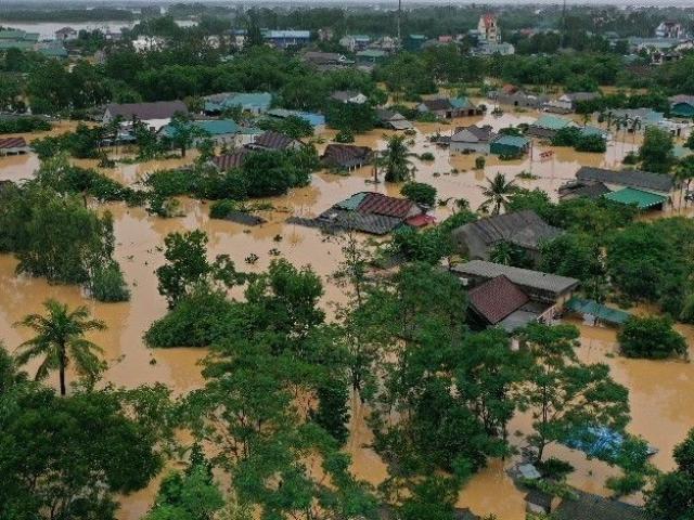 Kinh doanh - Bao nhiêu tiền đã bị lũ lụt cuốn trôi ở Việt Nam?