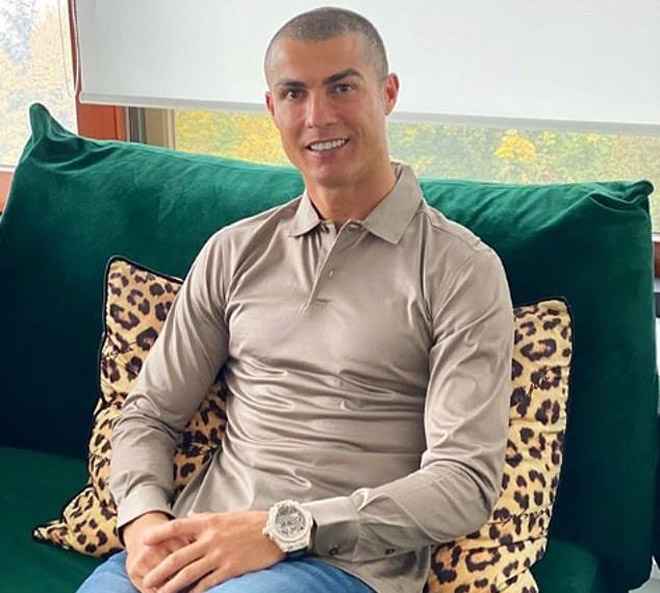 Ronaldo bức xúc quy trình xét nghiệm Covid-19, đăng clip luyện tập hăng hái - 1