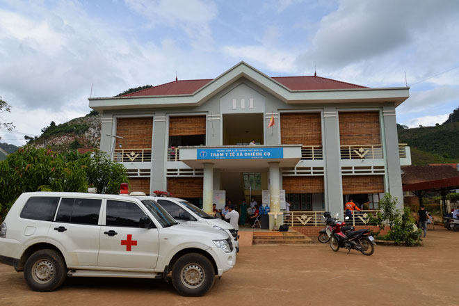 22 học sinh điều trị tại Trạm y tế xã Chiềng Cọ (TP.Son La, tỉnh Sơn La).