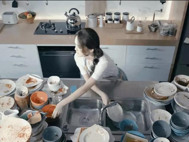 Bạn trẻ - Cuộc sống - "Con đừng đến nhà bạn trai để rửa bát" và bài học thâm sâu người mẹ dặn dò con gái trong lần đầu ra mắt