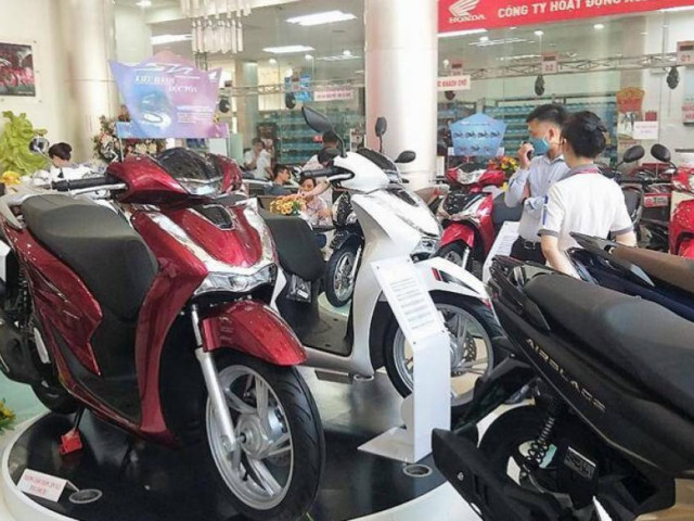 Xe máy - Xe đạp - Xe máy đua giảm giá, khuyến mại “cứu” doanh số