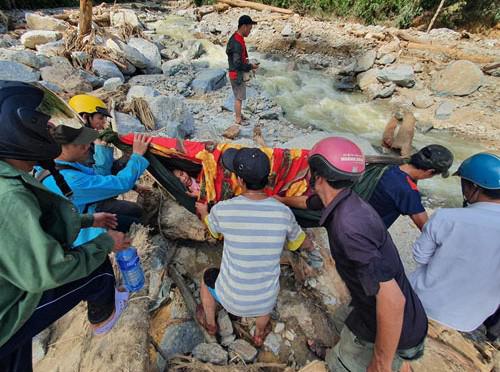 Hiện ở Quảng Nam còn nhiều người bị đất đá vùi lấp chưa tìm thấy