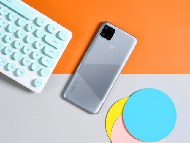 Thời trang Hi-tech - Trình làng Realme C15 bản mới giá siêu rẻ, pin 6.000 mAh “khổng lồ”