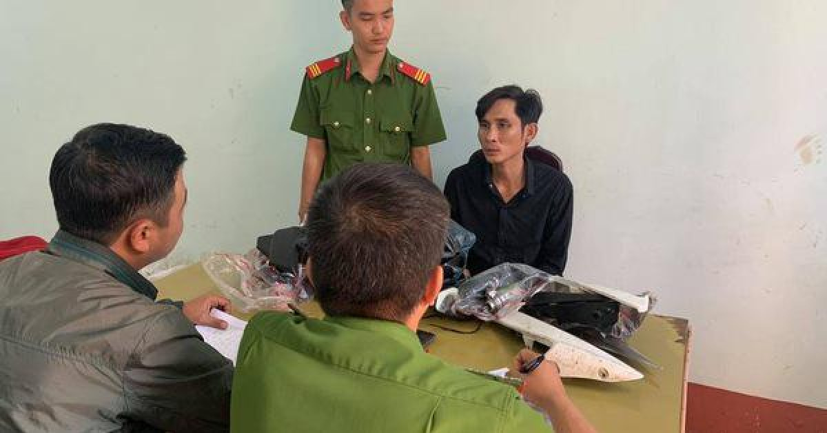 Pháp luật - Bắt giữ đối tượng mở cửa xe con cướp giật tài sản hơn 300 triệu đồng