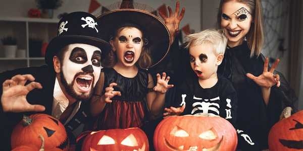Theo nhiều phụ huynh, những hình ảnh hóa trang ma quỷ, máu me trong lễ Halloween không phù hợp với trẻ nhỏ (Ảnh minh họa)