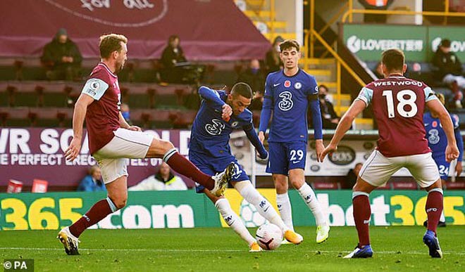 Video highlight trận Burnley - Chelsea: Phối hợp hoàn hảo, "bom tấn" mở hàng (H1) - 1