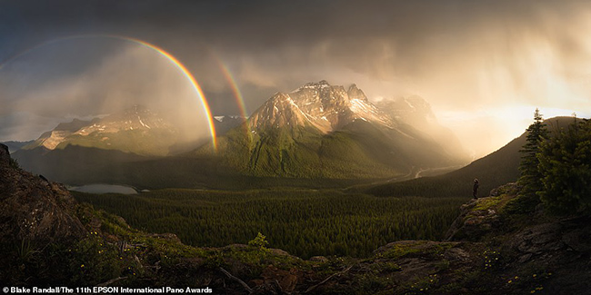 Hình ảnh thung lũng Bella Coola đẹp đến ngỡ ngàng ở British Columbia, Canada được chụp bởi&nbsp;nhiếp ảnh gia người Canada Blake Randall.
