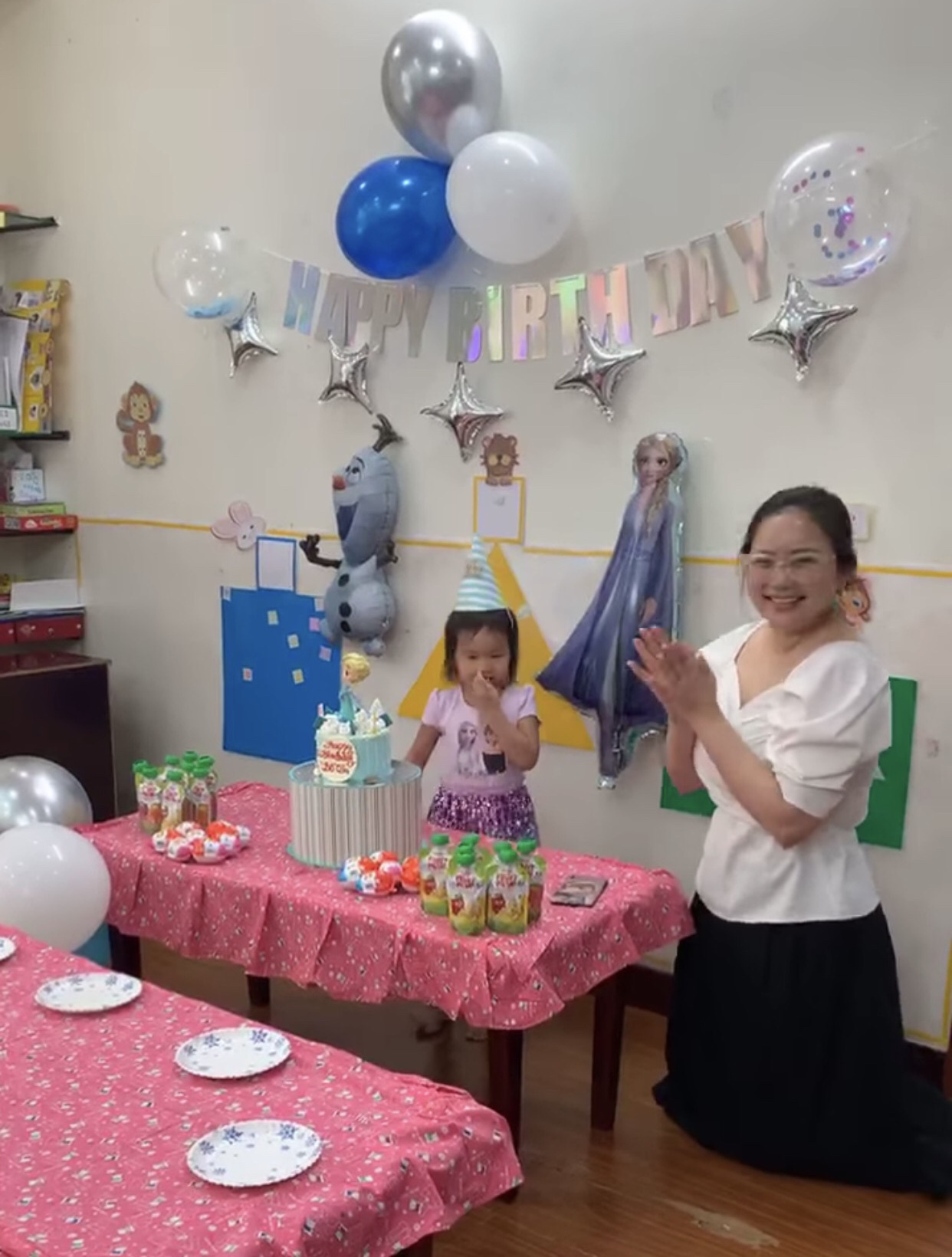 Chân dài miền Tây làm vợ 4 của đại gia bị mỉa mai “như bà với cháu” khi ở cạnh con gái - 2