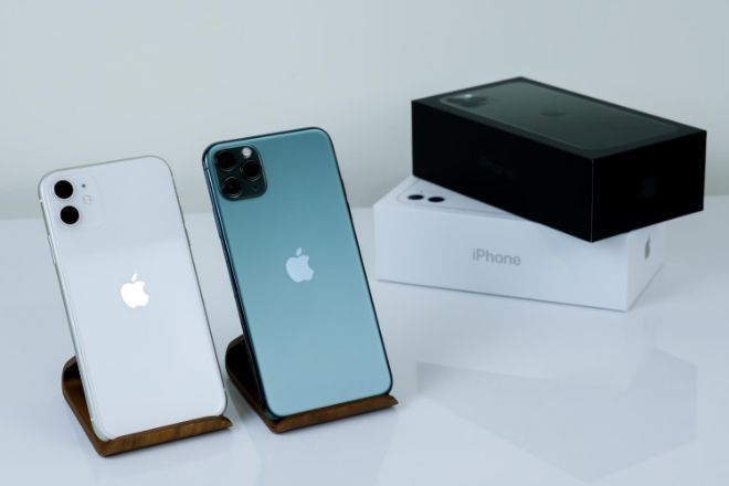 iPhone 12 so với iPhone XR: Đã đến lúc nâng cấp? - 1