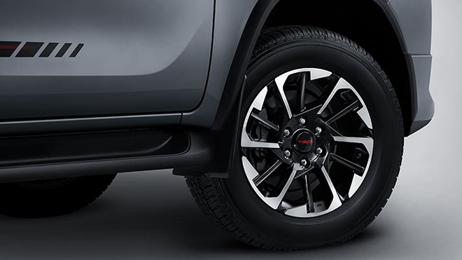 Toyota Fortuner TRD Sportivo 2021 ra mắt, giá khoảng 1,1 tỷ đồng - 6