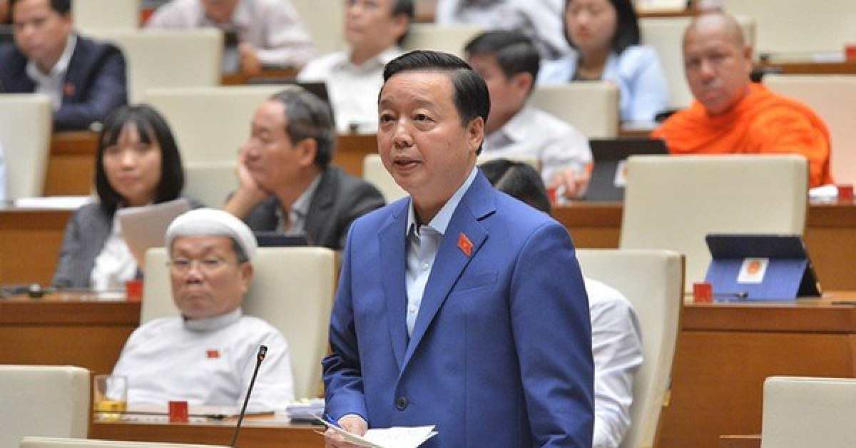 Bộ trưởng Bộ Tài nguyên và Môi trường Trần Hồng Hà phát biểu trước Quốc hội