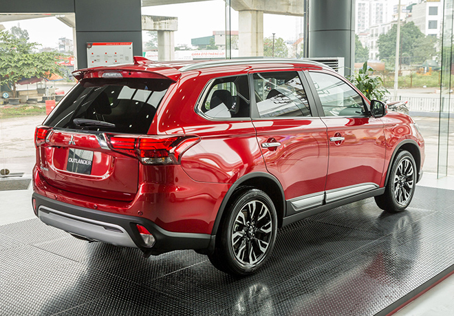 Mitsubishi Outlander đang được ưu đãi gần 100 triệu đồng - 2